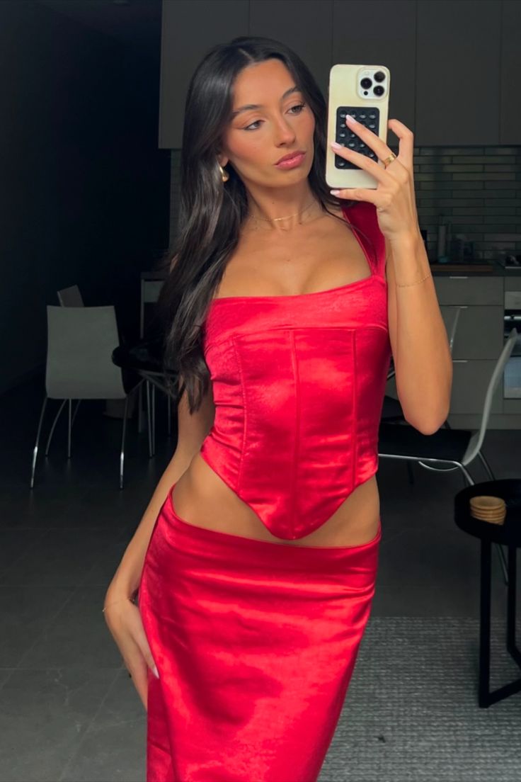 Valerie Set- I AM DELILAH